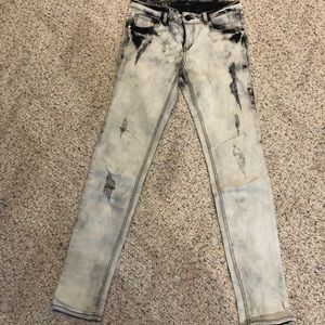 3/$45👖Tie dye style jeans size 28